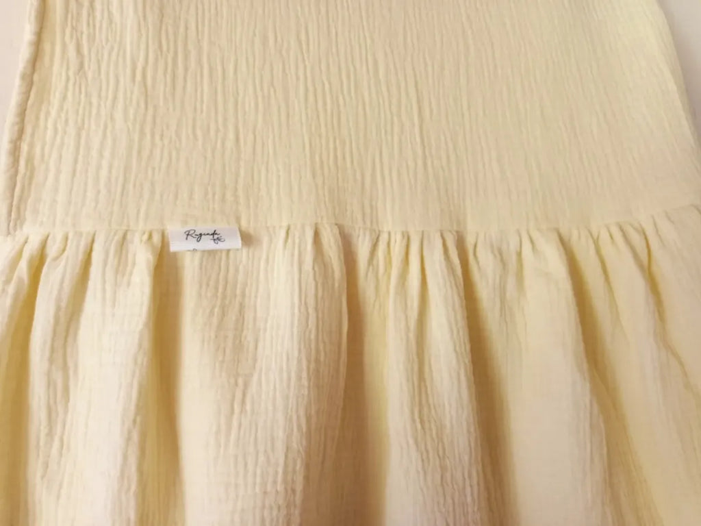 Almohadon y pie de cama lino y muselina fucsia marfil Rugiada