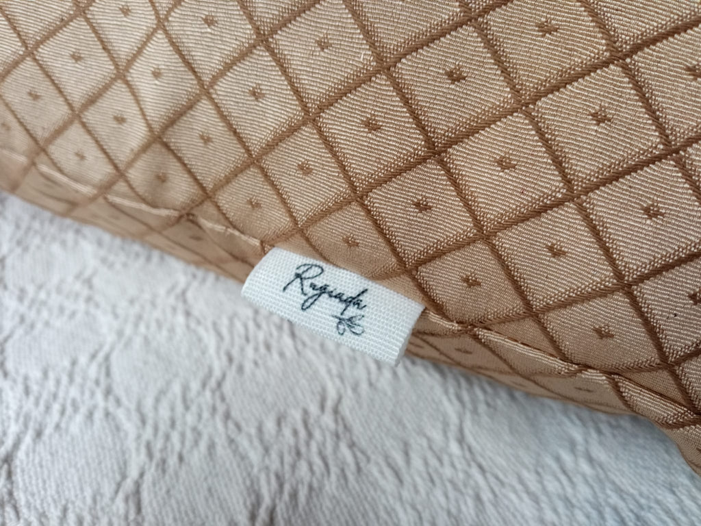 Funda De Almohadón Jacquard 45 X 45  Dorado Tostado Tela Jacquard c/ Cierre Rugiada