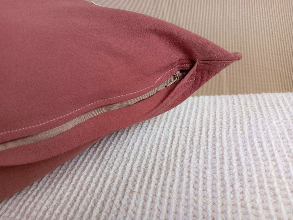 Pack Textil 5 Almohadones + Pie De Cama Rugiada