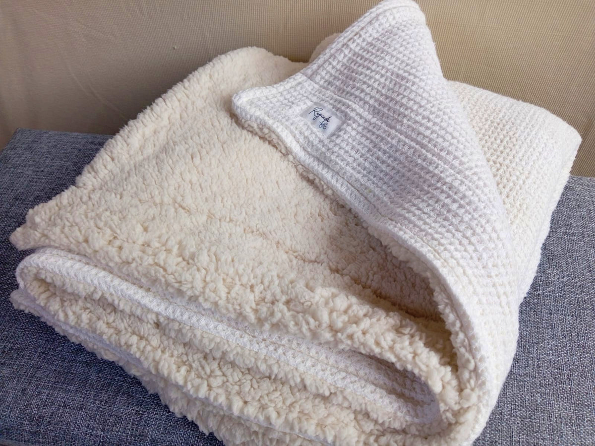 Pack Textil 5 Almohadones + Pie De Cama Rugiada
