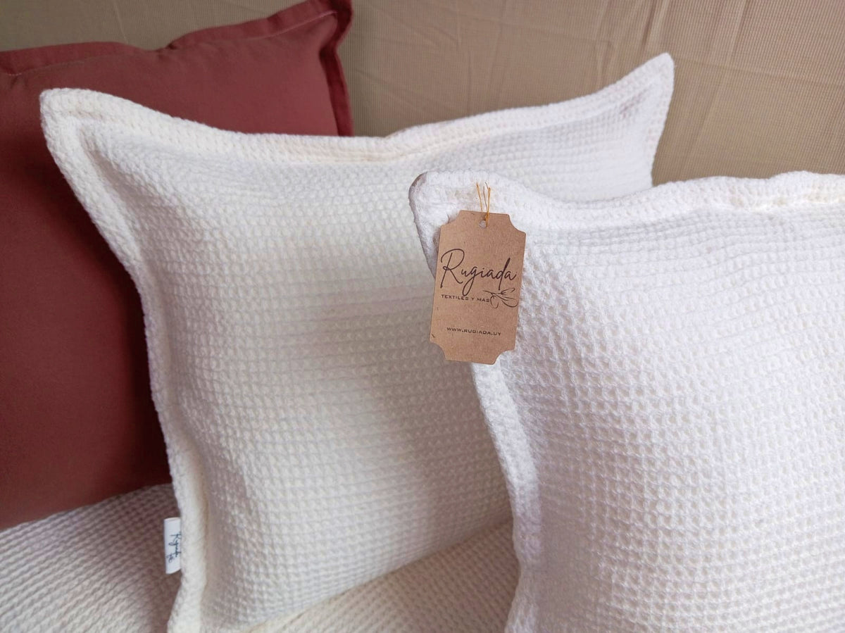 Pack Textil 5 Almohadones + Pie De Cama Rugiada