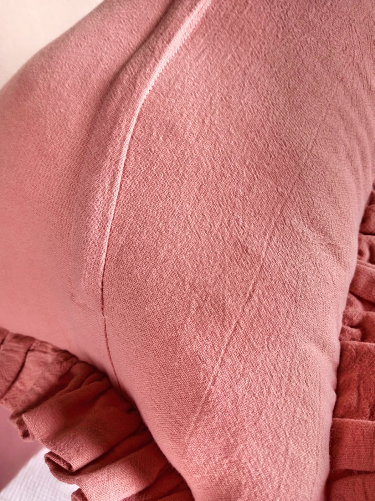 Pack Textil 5 Almohadones + Pie De Cama Rugiada