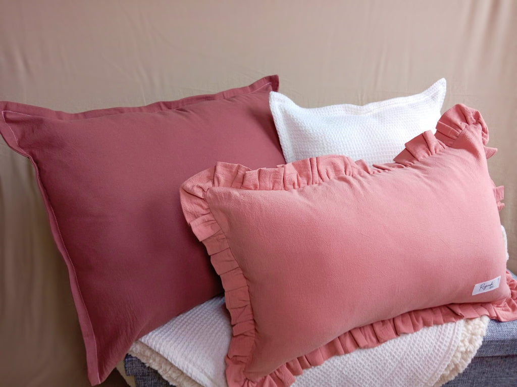 Pack Textil 5 Almohadones + Pie De Cama Rugiada