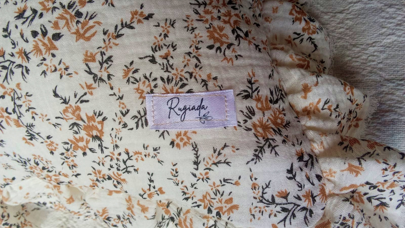 Funda De Almohadón 40x40cm En Algodón. Floral Con Cierre Beige