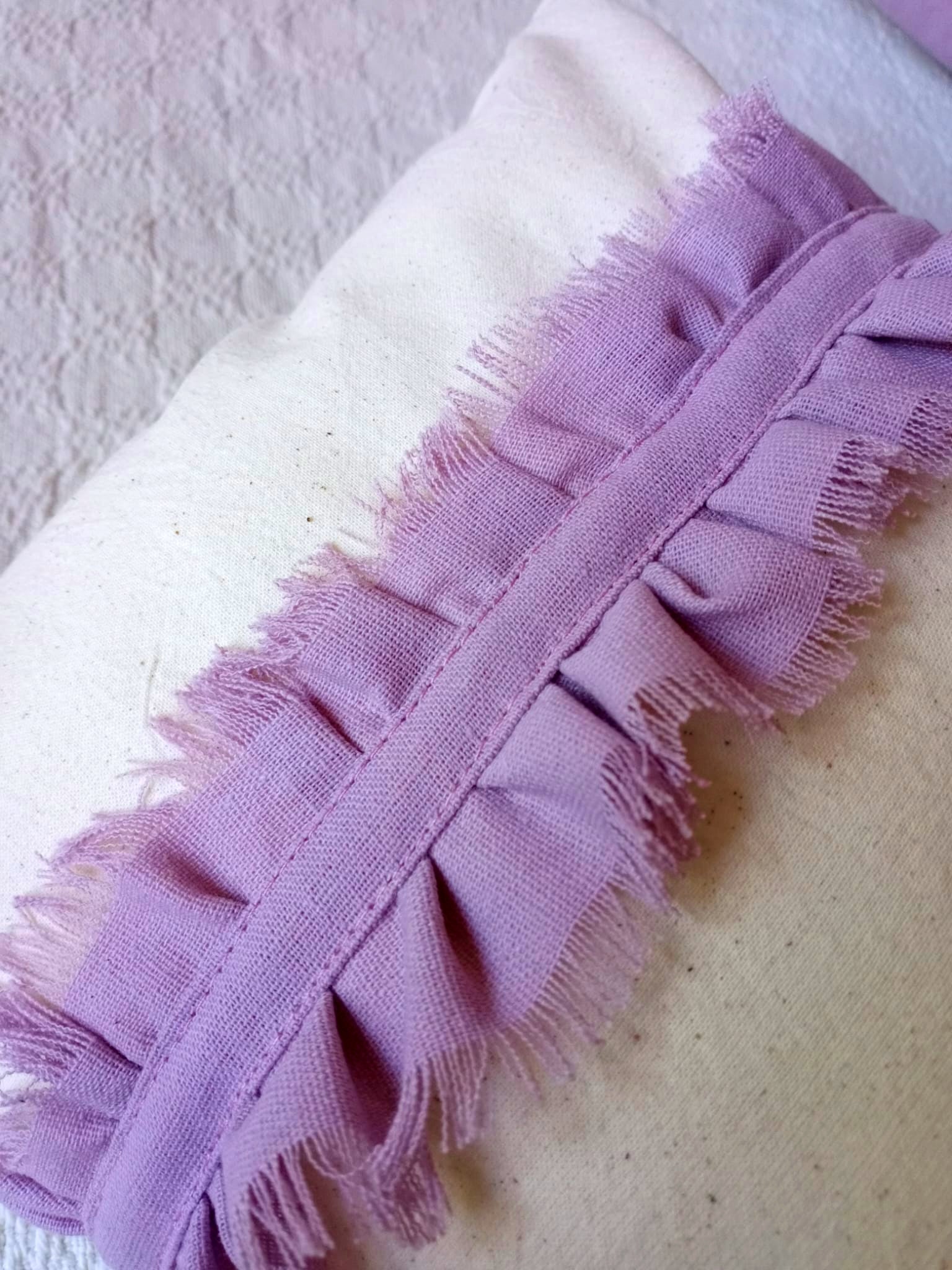 Funda Almohadón Boho 30x60 Lienzo Lino  / Volados Rosa Celeste - Rugiada