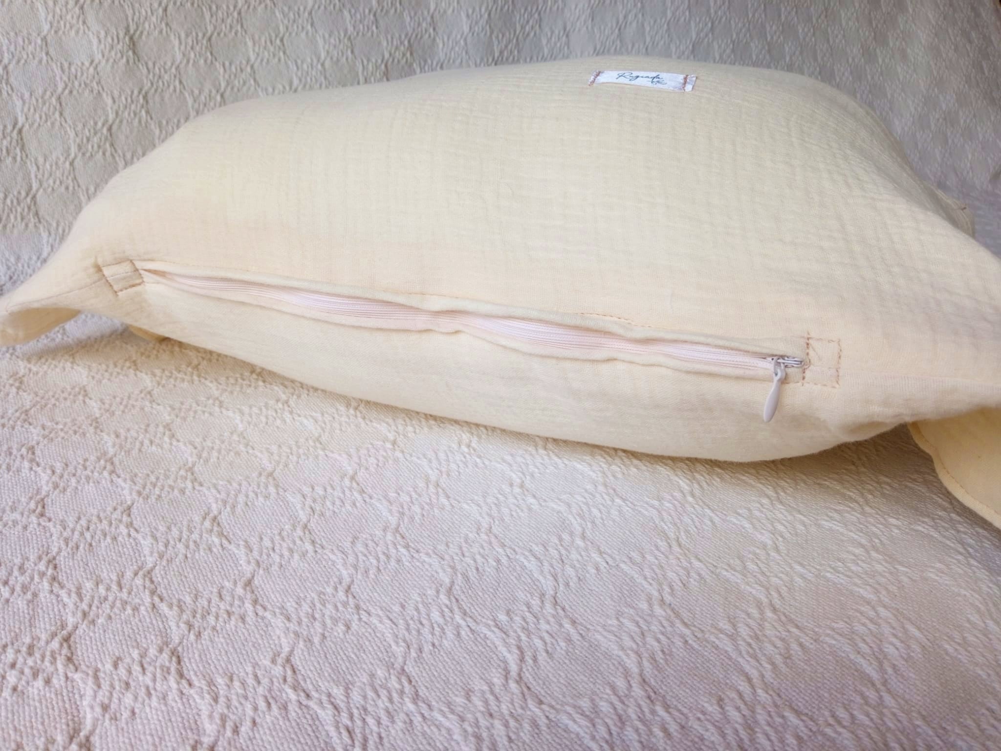 Funda De Almohadón 40x40 Algodón color Crema con Volados + Relleno