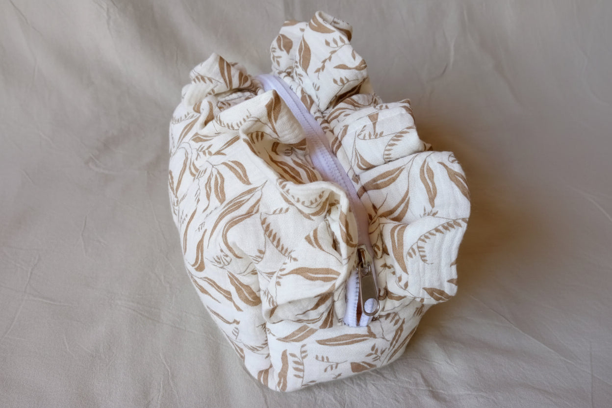 Necessaire Neceser Capitoneado C/ Volados - Beige / Turquesa / Hojas / Lunares