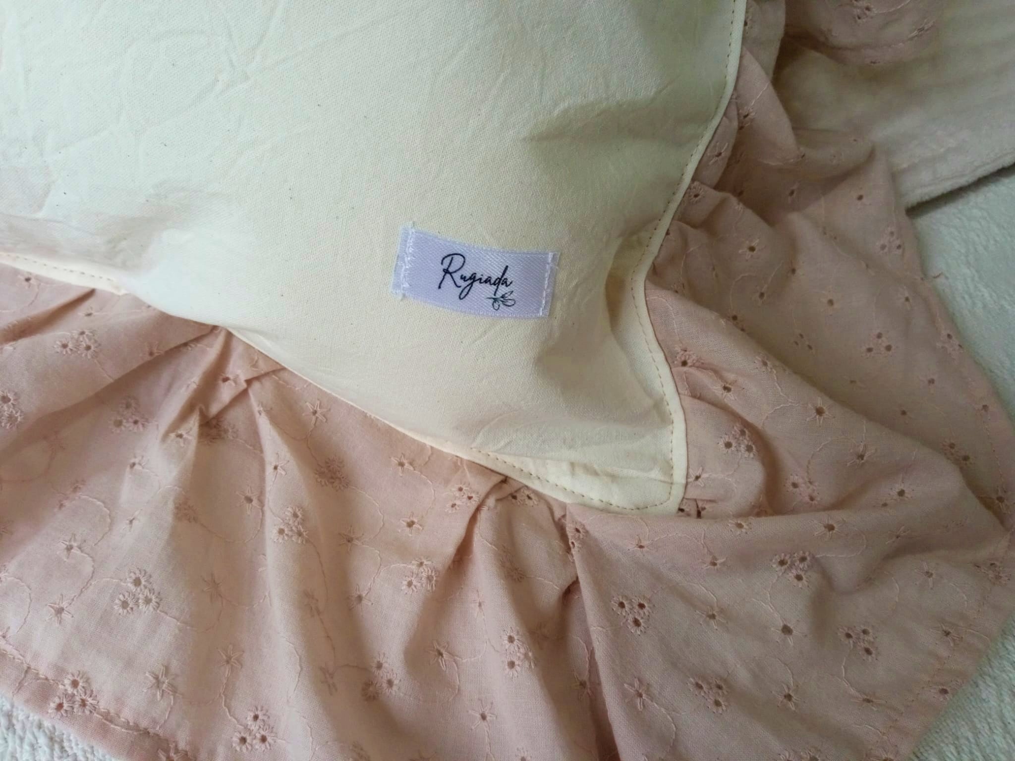 volado de broderie almohadon rugiada textil