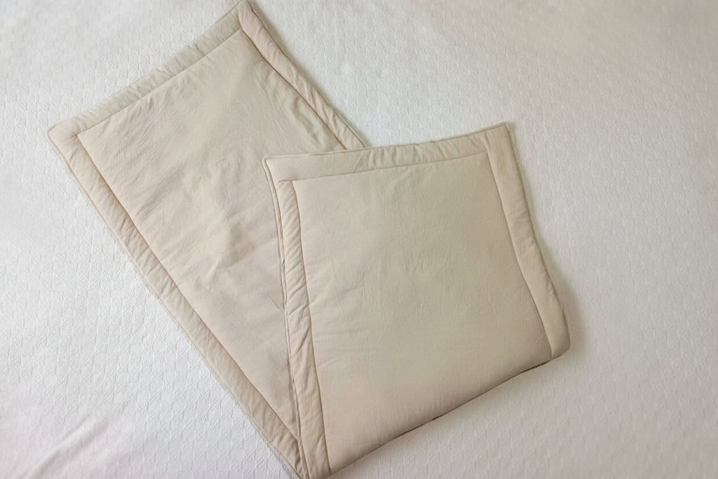 Pillow pie de cama cubre sofa beige Rugiada Textil