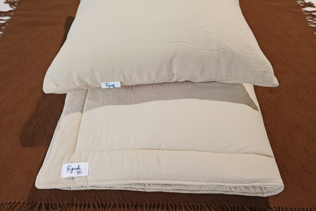 Pillow pie de cama cubre sofa beige Rugiada Textil