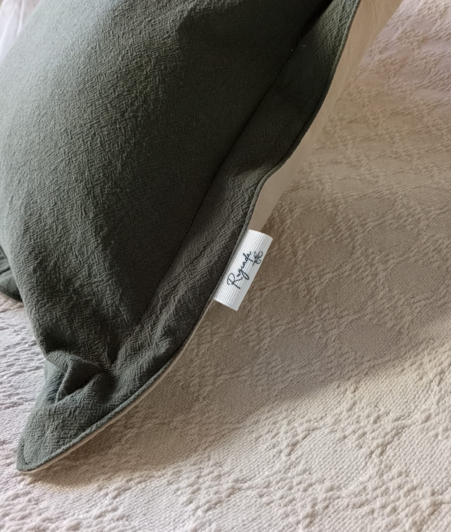 Funda Bicolor de Almohadón Tusor Verde Beige 40 x 40 Rugiada Textil
