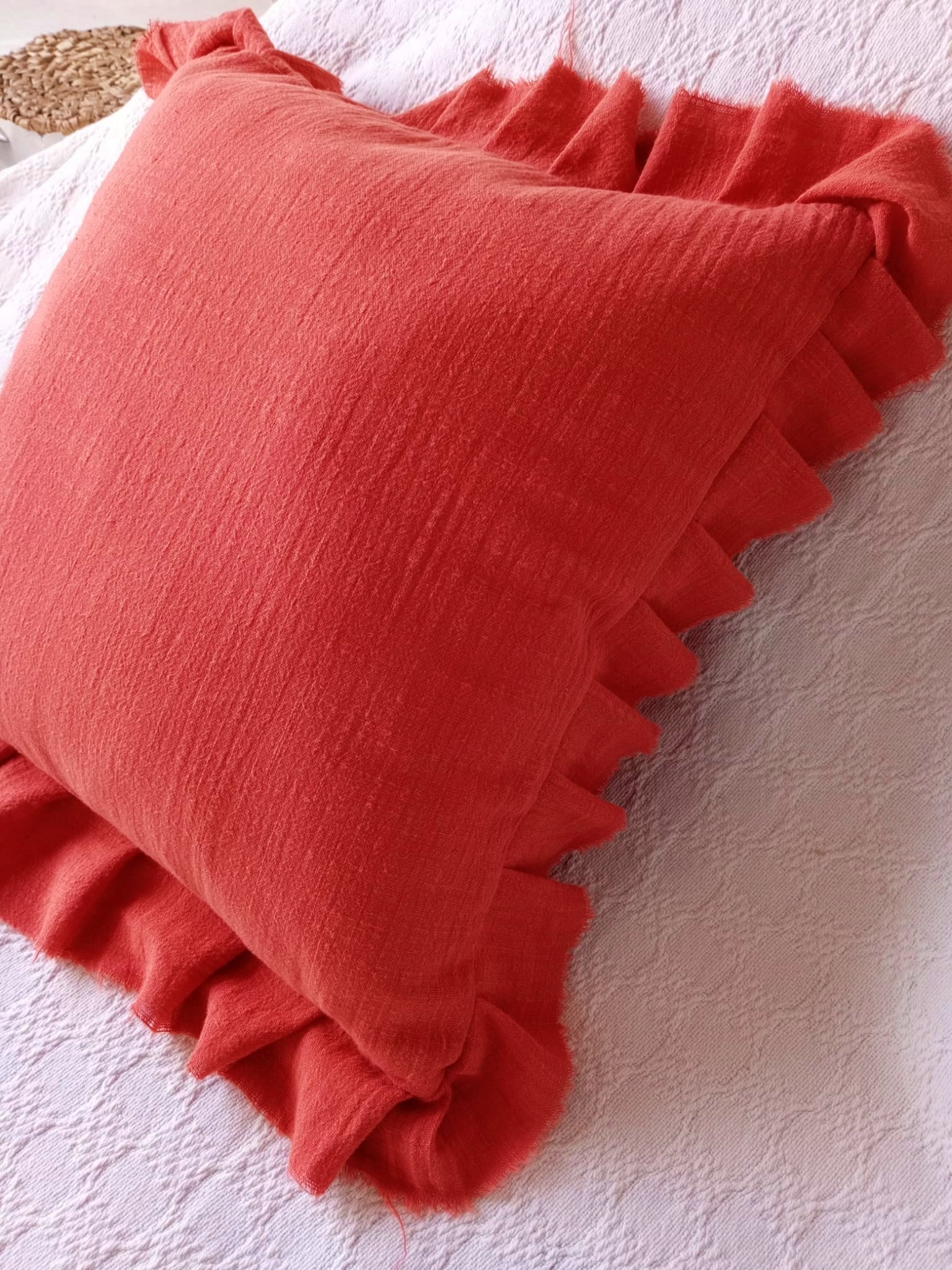 Funda de Almohadón color Ladrillo. Con Volados 40 x 40 cm Rugiada