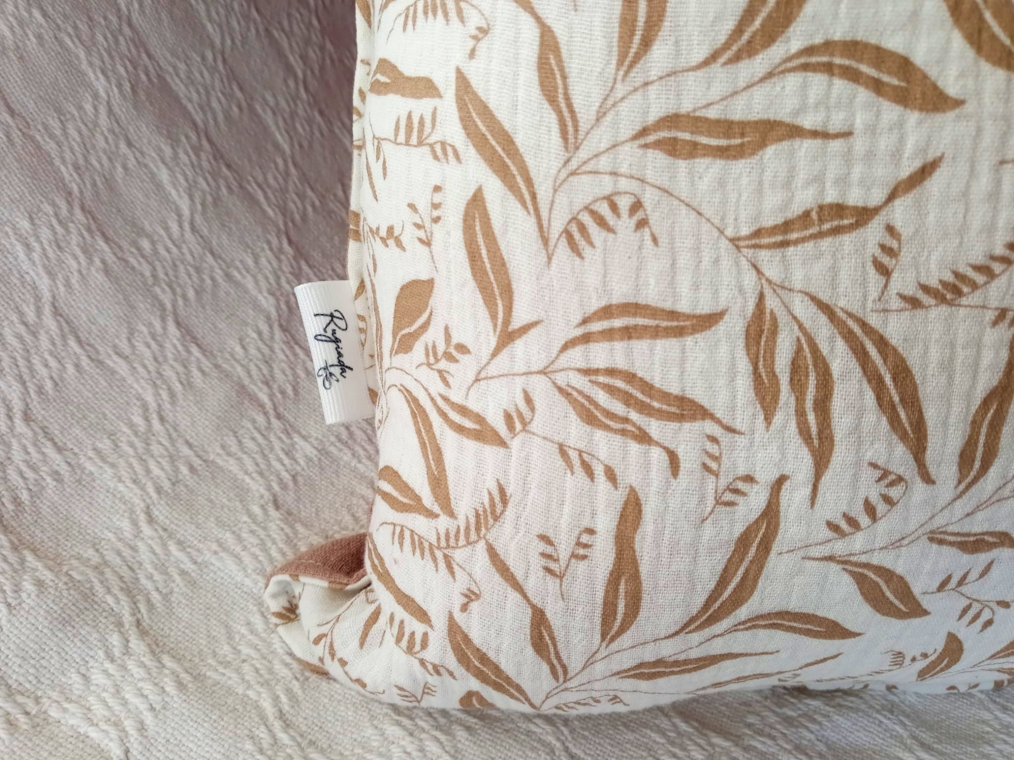 Funda de Almohadón 40 x 40 
muselina algodón beige