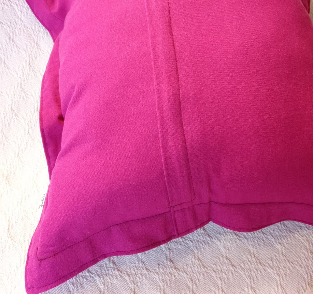 Almohadon y pie de cama lino y muselina fucsia marfil Rugiada