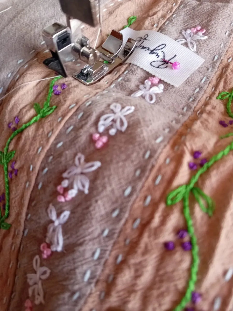 Funda Almohadón Patchwork Bordada A Mano + Relleno! 67 Cm