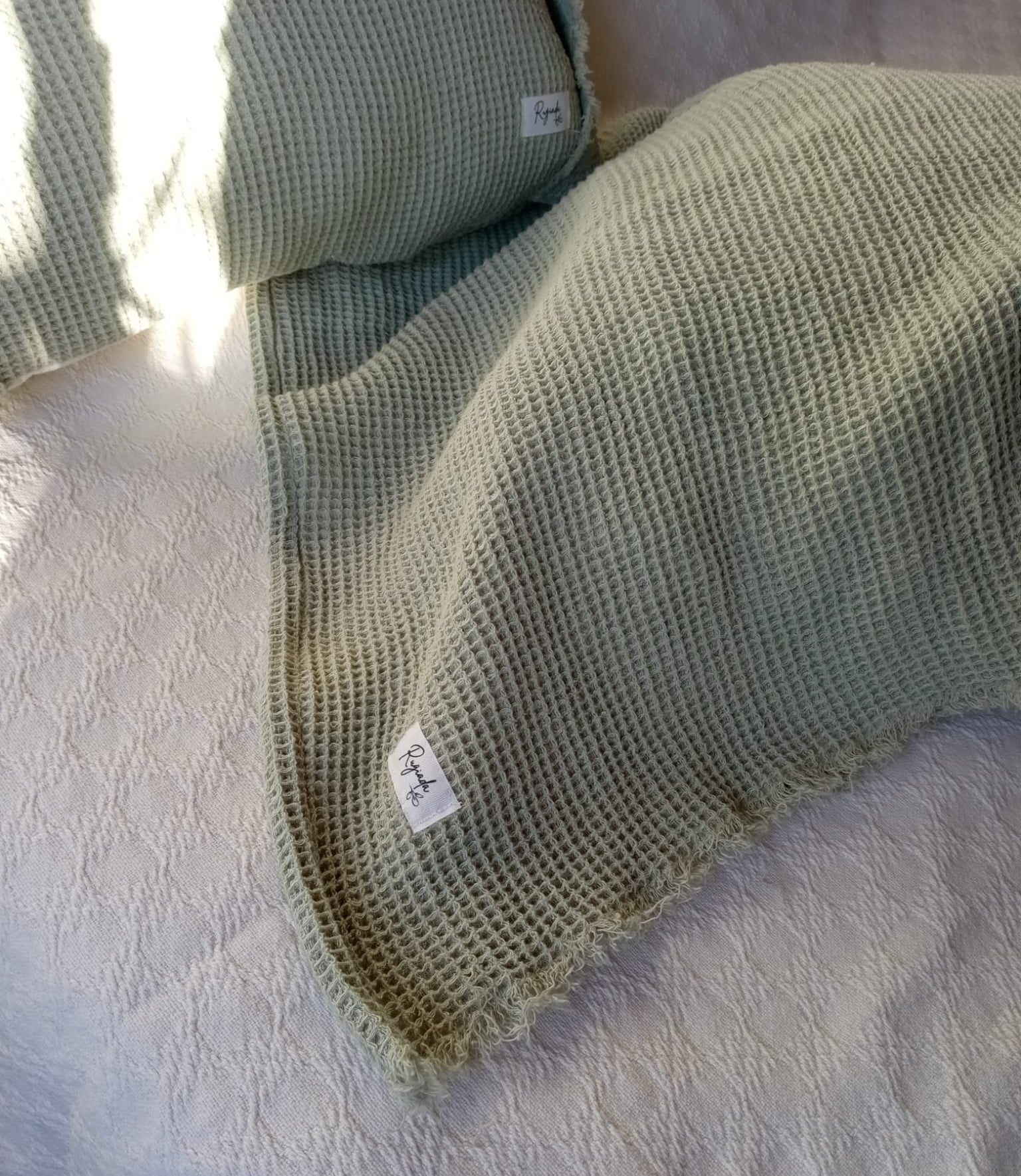 almohadon lienzo tusor verde nido verde malva rugiada textil