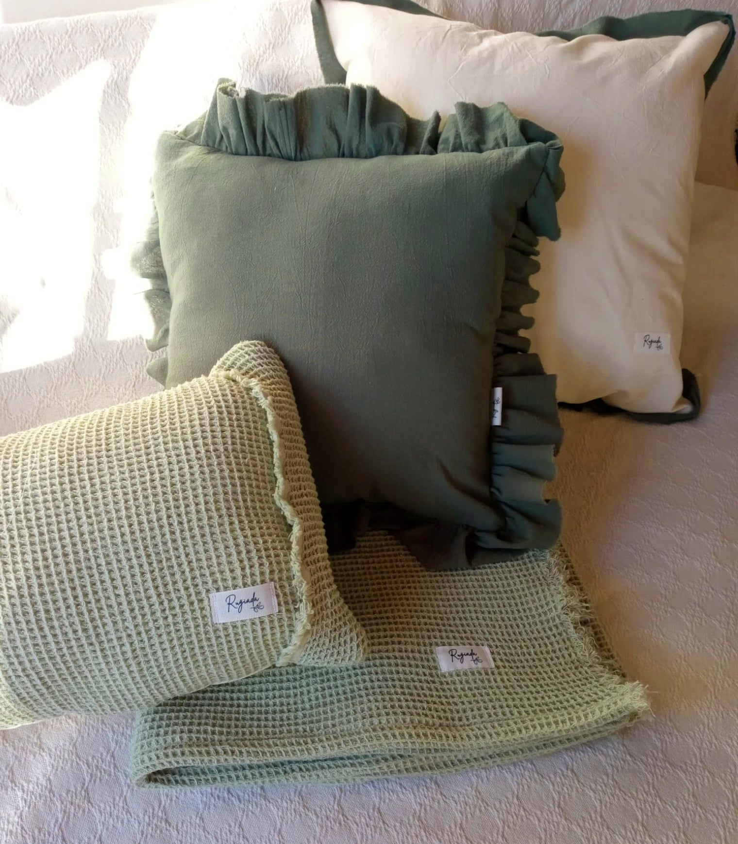 almohadon lienzo tusor verde nido verde malva rugiada textil
