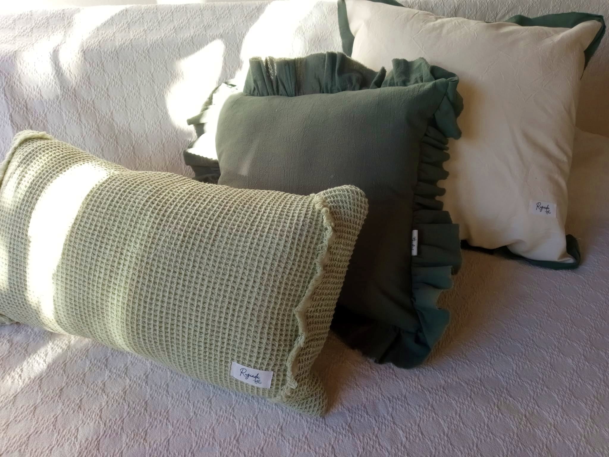 almohadon lienzo tusor verde nido verde malva rugiada textil