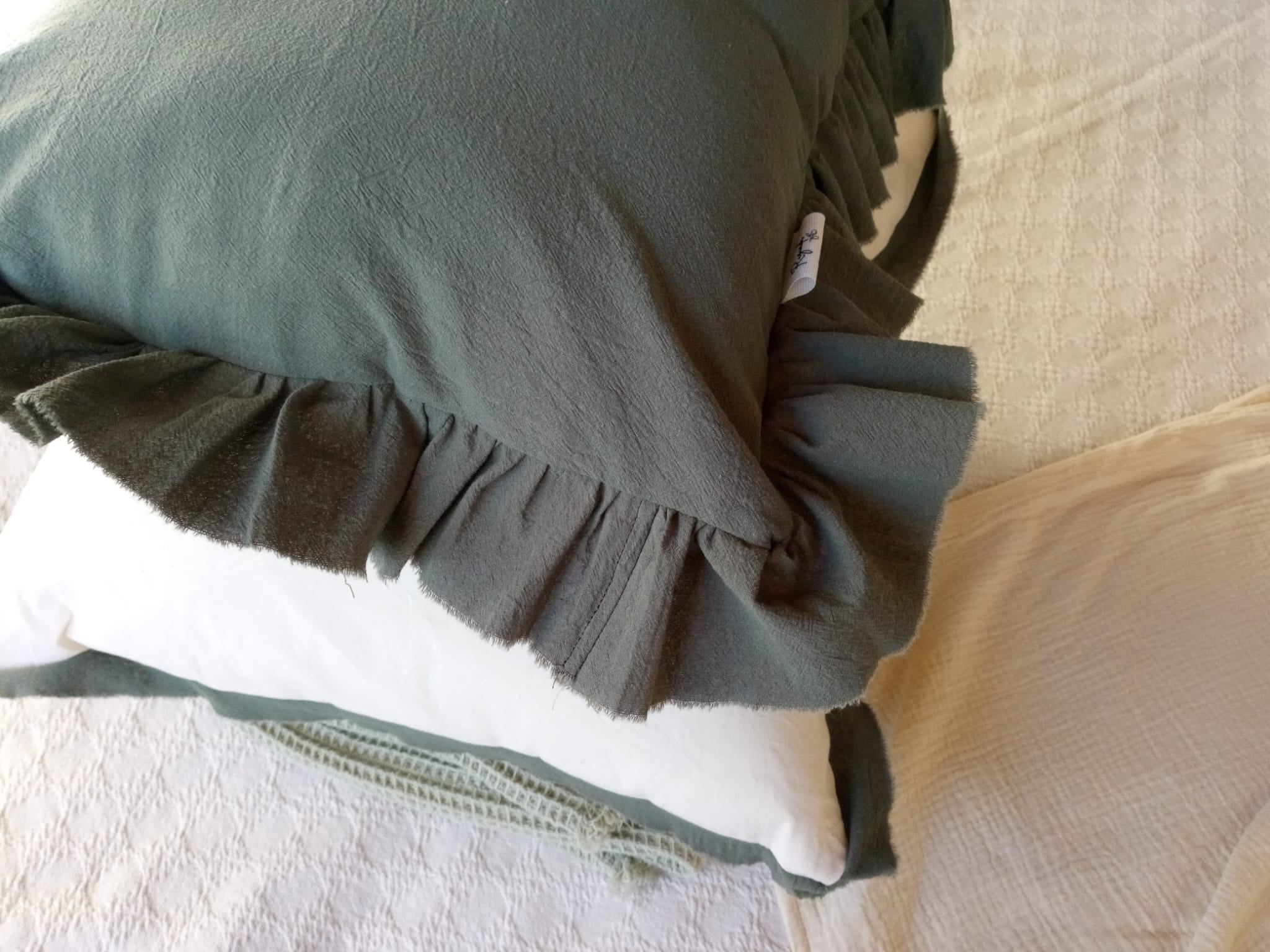 almohadon lienzo tusor verde nido verde malva rugiada textil