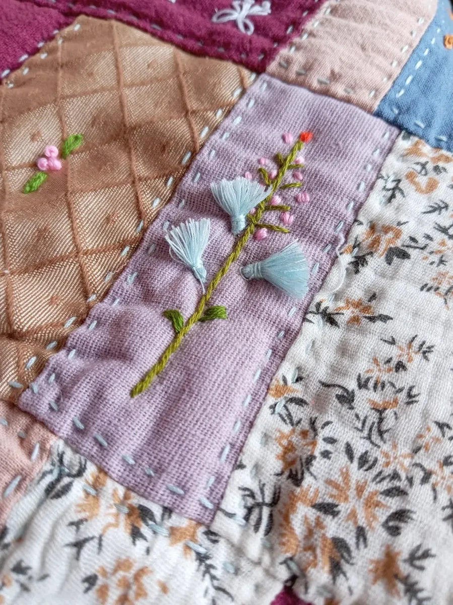 Funda Almohadón Patchwork Bordada A Mano + Relleno! 67 Cm