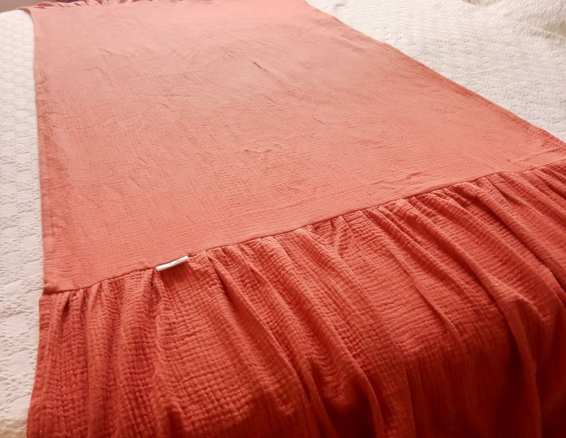 almohadon ladrillo algodón y pie de cama muselina
