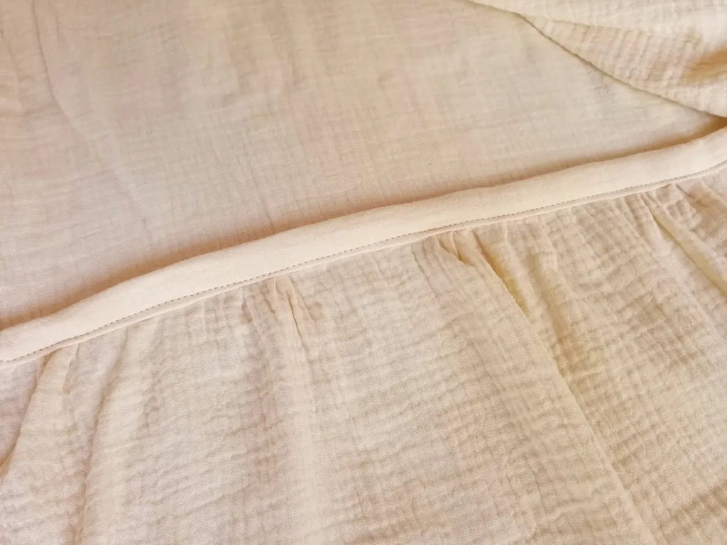 pie de cama manta volados crema muselina dormitorio sofa
